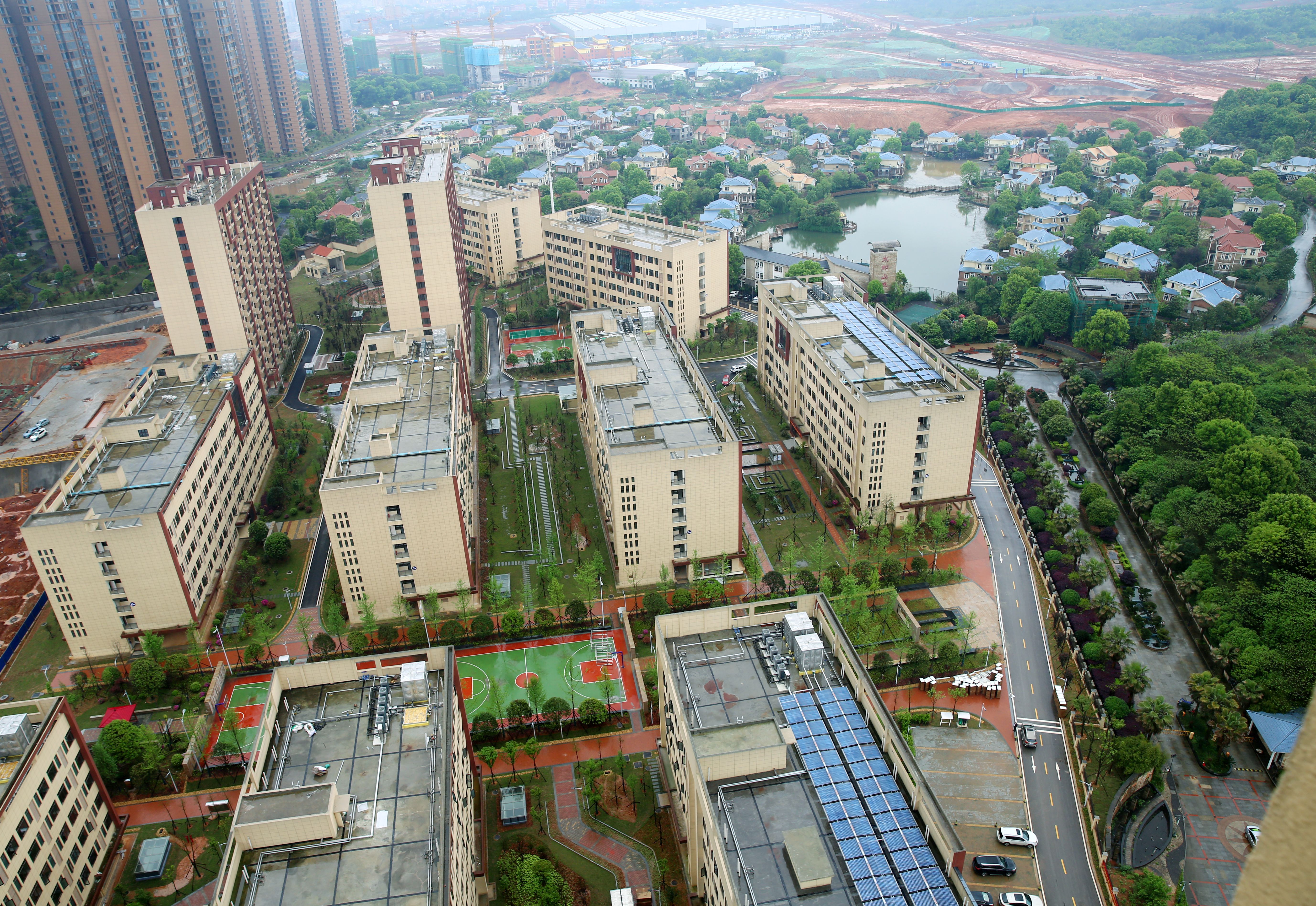 全省最大的园区公共租赁住房项目目前一期已经建成，正在抓紧完善内部装修。 