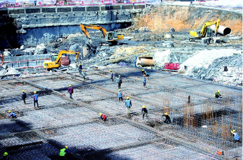 　浏阳市中医医院危急重症大楼项目正在全力建设中。资料图片