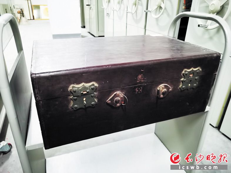 刘畴西留在家中的皮箱，现保存在望城区档案馆内。长沙晚报全媒体记者 朱华摄