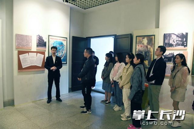 4月29日，长沙高新区机关三支部全体党员参观郭亮纪念园。