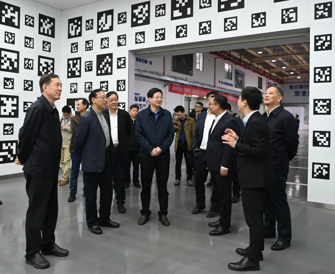 图为调研现场。