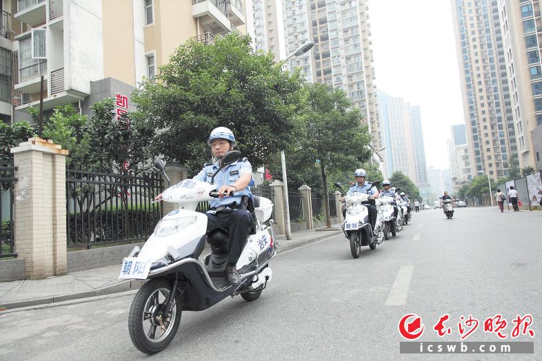 芙蓉区加大巡逻防控力度，增强居民安全感。
