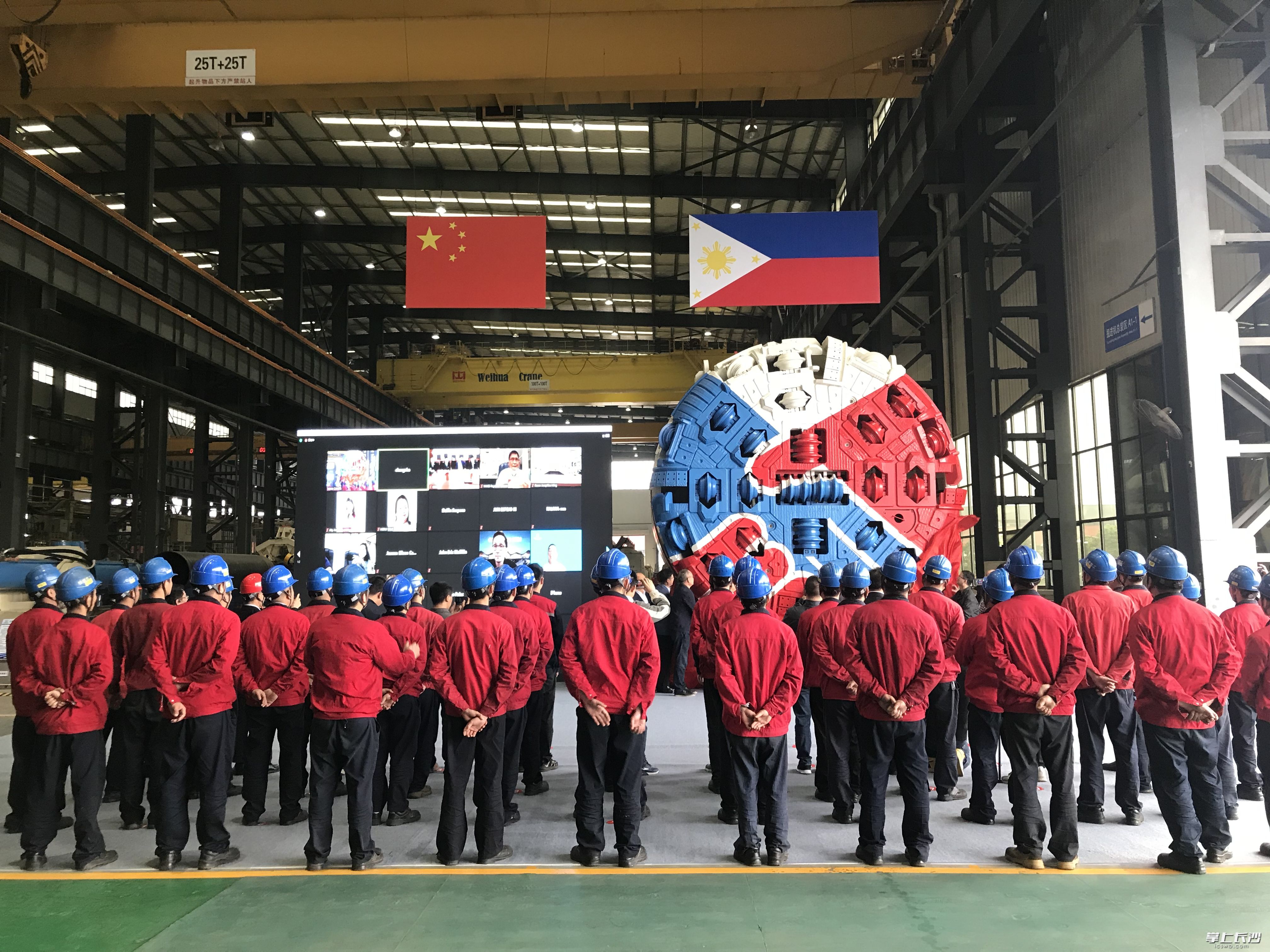 铁建重工研制的具有完全自主知识产权的岩石隧道掘进机（TBM）首次出口菲律宾。