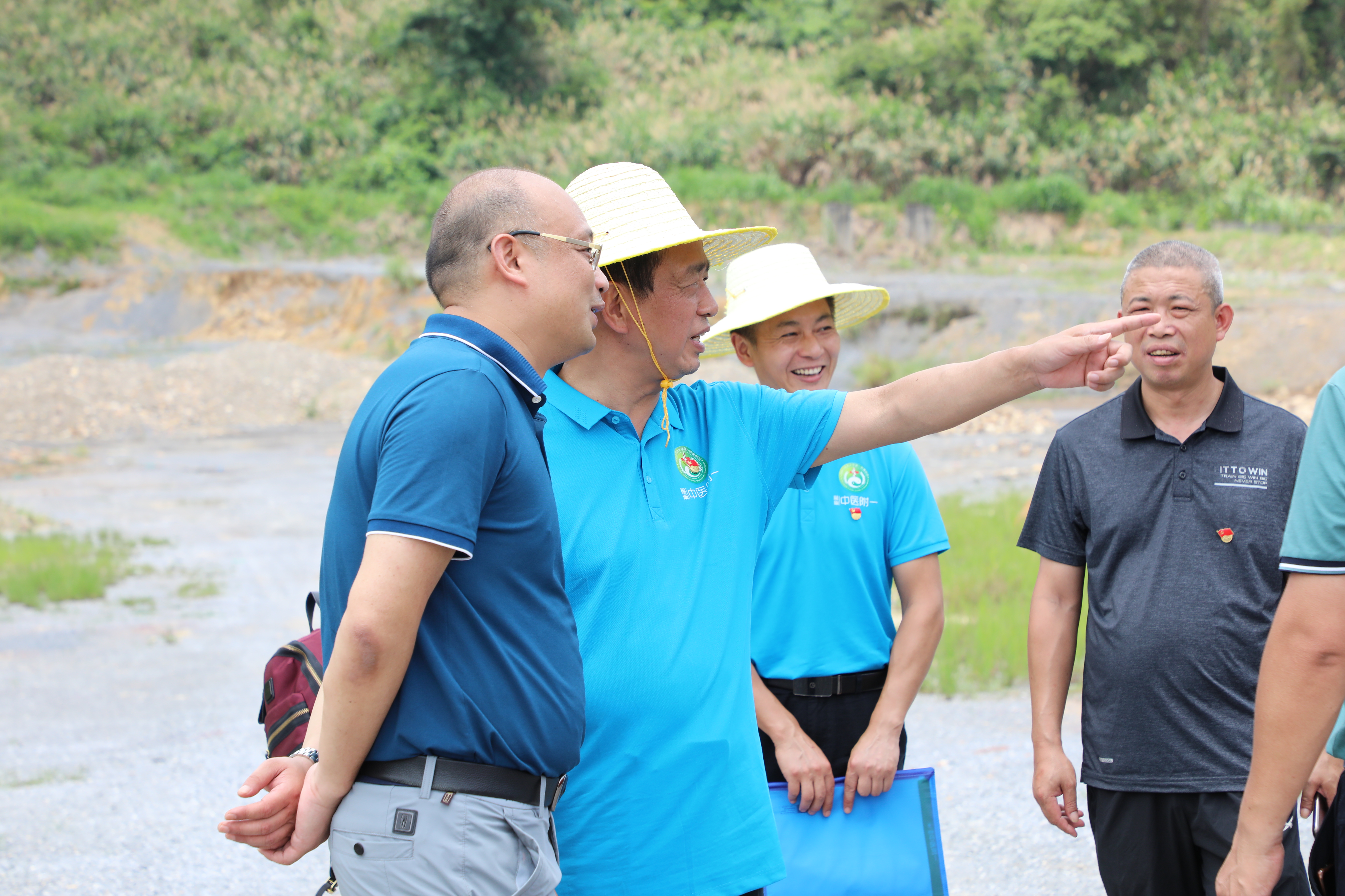 学习组前往校(院)对口乡村振兴帮扶点——汝城县暖水镇洪流村进行考察调研 学习组前往校(院)对口乡村振兴帮扶点——汝城县暖水镇洪流村进行考察调研