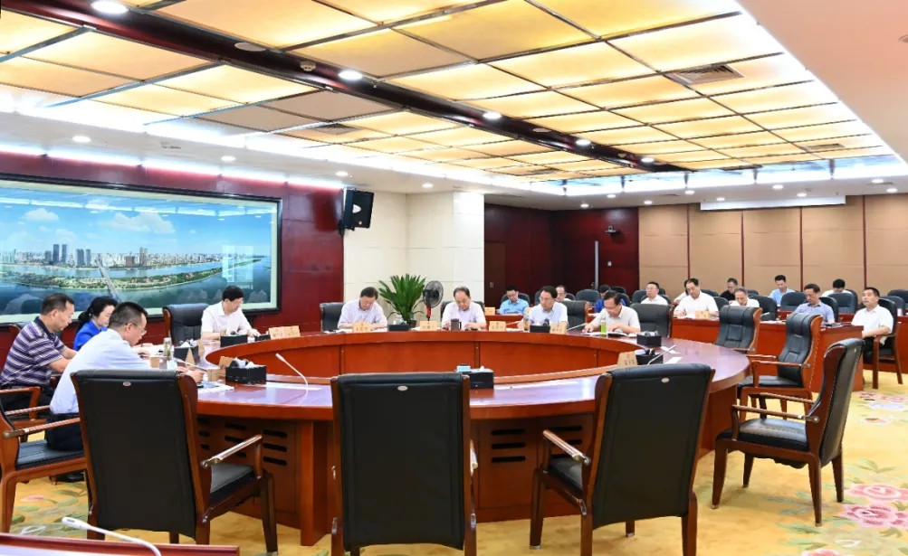 专题学习会现场。