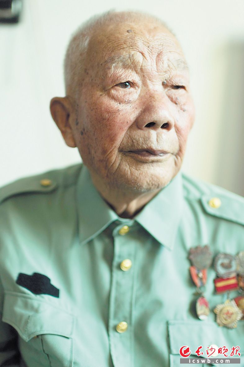 甘厚美老人。　　长沙晚报全媒体记者 黄启晴 摄