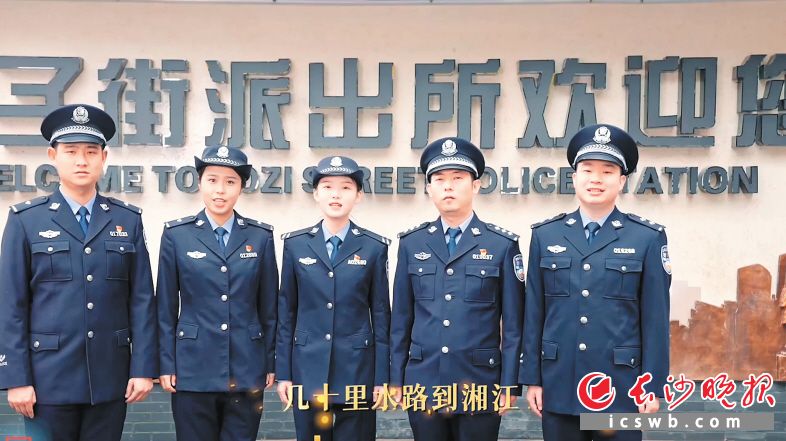 因为一部《守护解放西》，坡子街派出所成为新晋网红打卡点，受到年轻人欢迎，成为网红天心的代表。