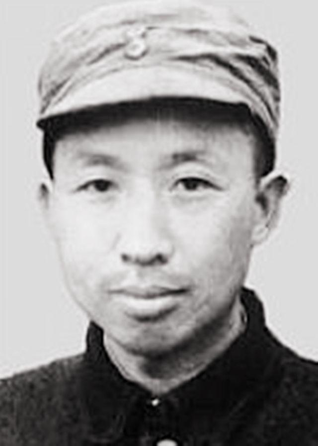 王首道。