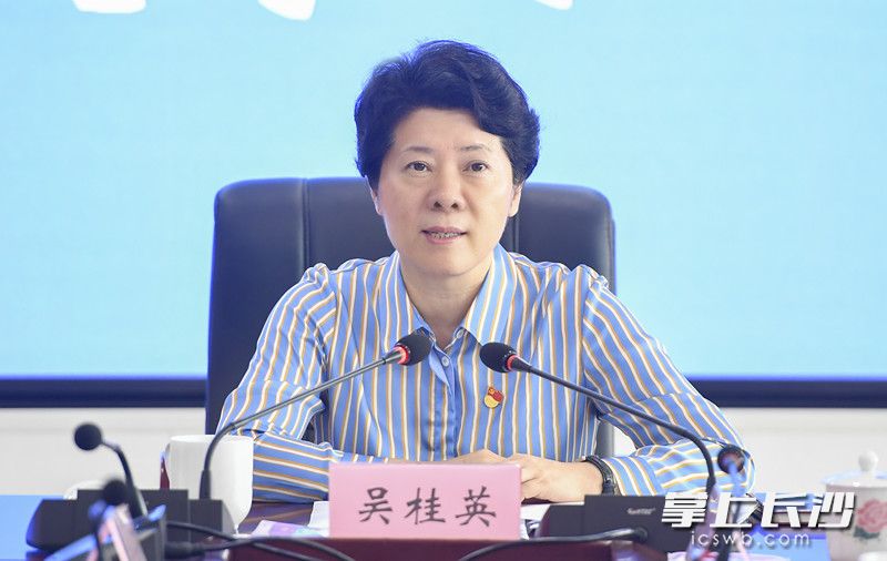 吴桂英为宁乡市委理论学习中心组成员作专题辅导报告。长沙晚报全媒体记者 余劭劼 摄