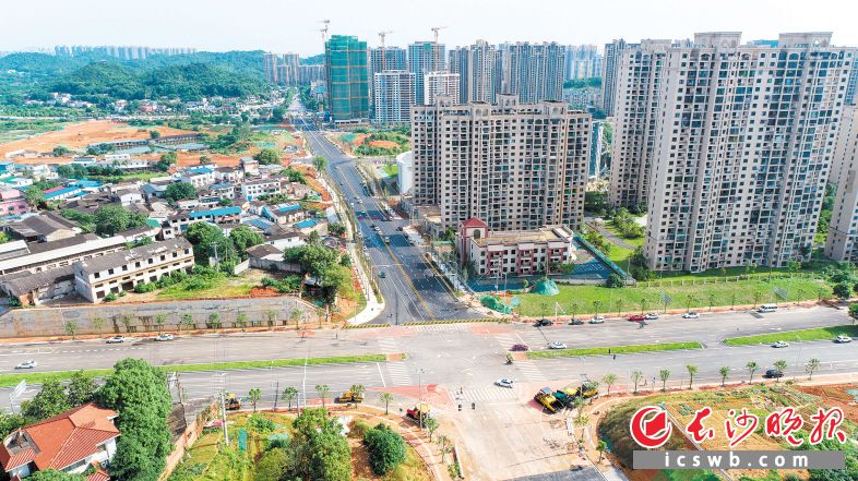 6月30日，岳麓区岳华路等6条“断头路”正式打通。长沙晚报全媒体记者 陈焕明 通讯员 林雨 摄影报道
