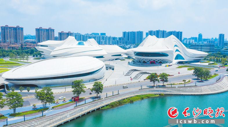 梅溪湖国际文化艺术中心已是长沙一张闪亮的名片。