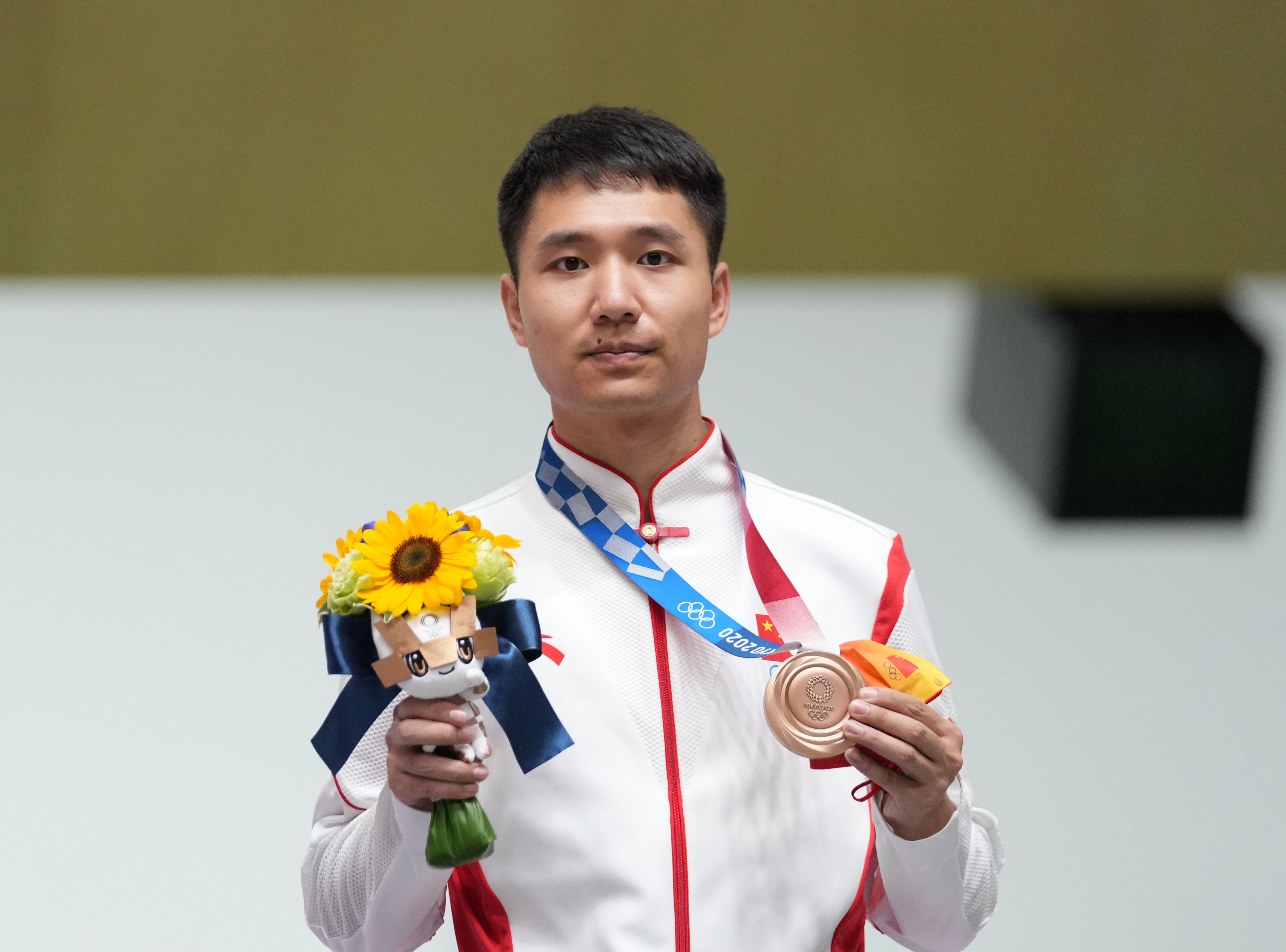 7月25日，杨皓然在颁奖仪式上。 新华社记者 鞠焕宗 摄