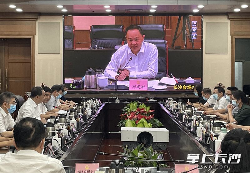 市新型冠状病毒肺炎疫情防控指挥部会议召开。长沙晚报全媒体记者 黄汝兮 摄