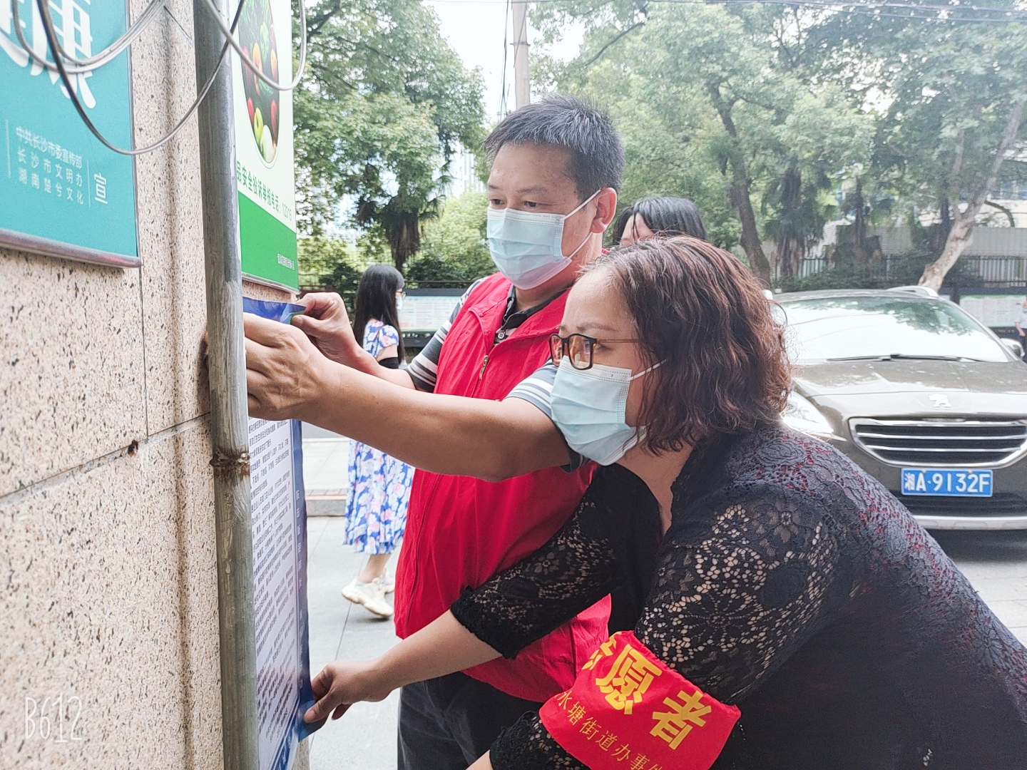 作为社区党委书记，汤国清总是身先士卒，冲在一线。