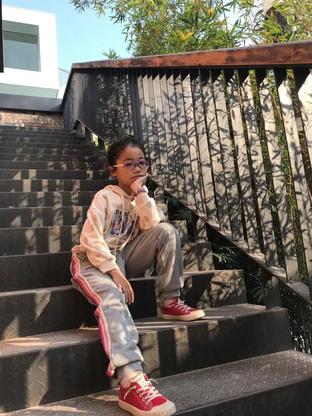▲陈佳煜，8岁，是一个乐观开朗、积极进取、真诚善良的女孩，多次被评为三好学生，喜欢舞蹈、画画、阅读，理想是当一名优秀的舞蹈老师。