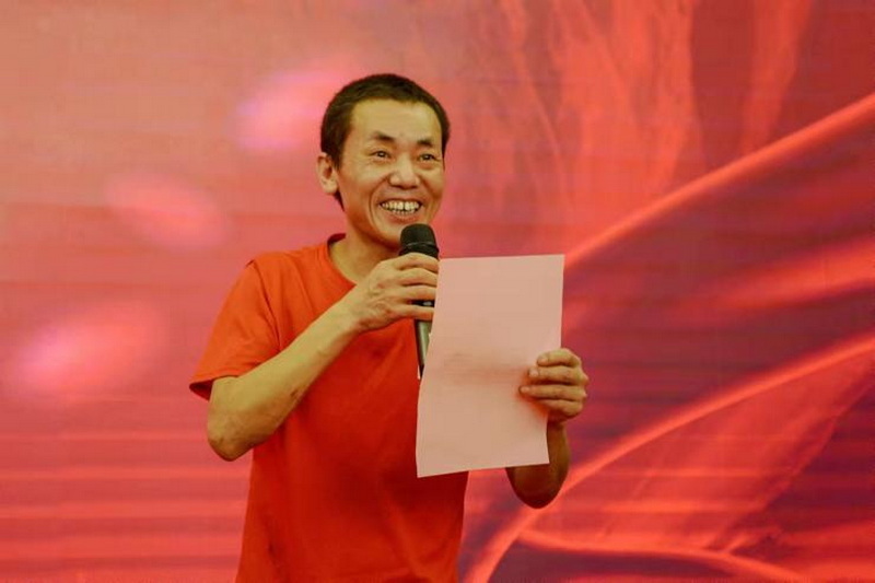 鸿扬家装工匠代表何泽宏