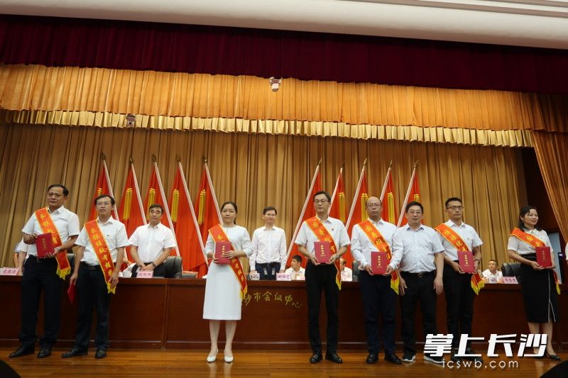 今日长沙市教师节表彰会现场。长沙晚报通讯员邓琼摄。