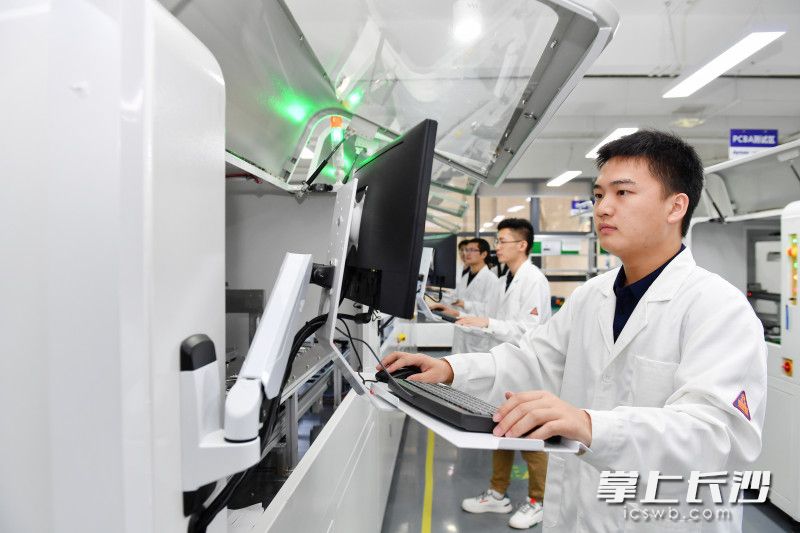 湖南北云科技有限公司车载产品生产线。