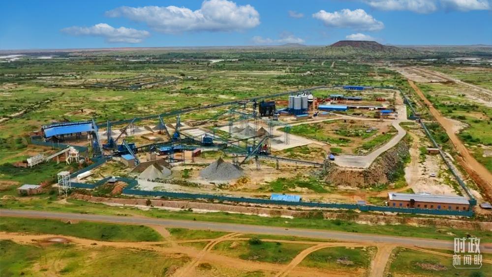 △由中企承建的坎达吉水电站，是尼日尔建设的第一座水电站，被纳入尼日尔的“百年计划”项目。