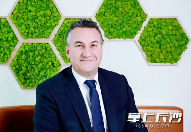 辉瑞生物制药集团中国区总裁彭振科