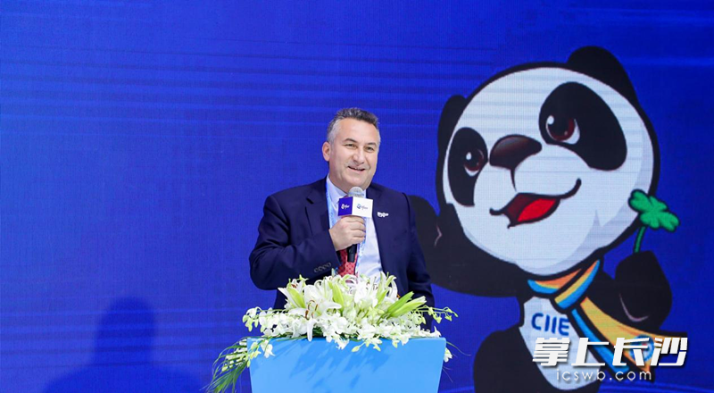 辉瑞生物制药集团中国区总裁彭振科致辞