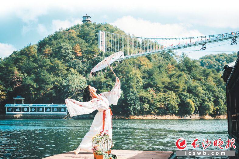 寄情山水不用去远方，石燕湖景区已成为雨花一张文旅名片。雨花区委宣传部供图