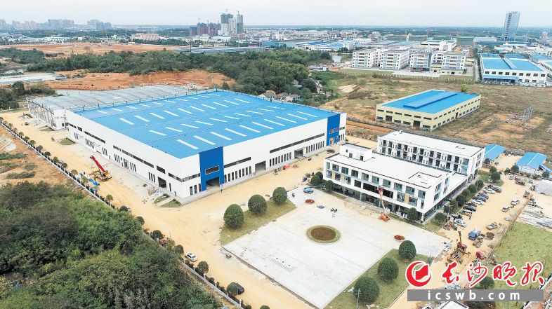 湘阴新片区昊志高端装备智能制造产业园标准化厂房正在建设中。长沙晚报通讯员 李阳 摄