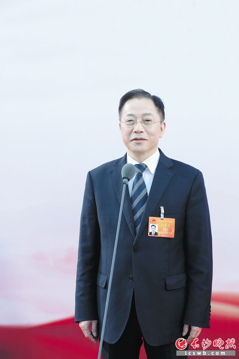 夏智伦