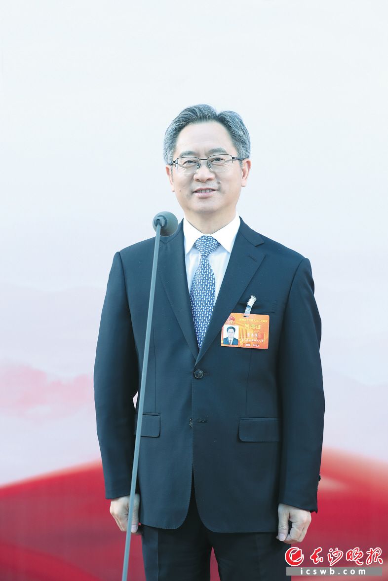 李志坚