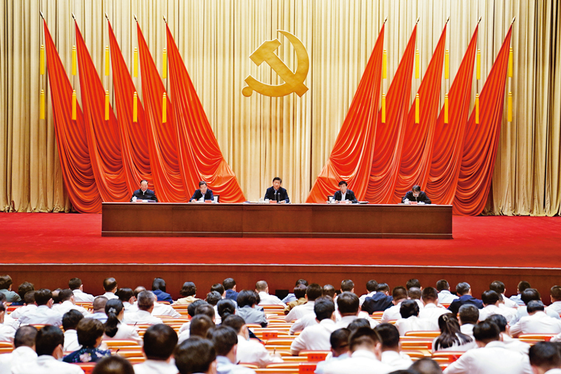 2021年9月1日，2021年秋季学期中央党校（国家行政学院）中青年干部培训班在中央党校开班。中共中央总书记、国家主席、中央军委主席习近平在开班式上发表重要讲话。新华社记者 翟健岚/摄