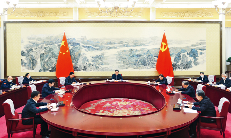 2021年12月27日至28日，中共中央政治局召开党史学习教育专题民主生活会，中共中央总书记习近平主持会议并发表重要讲话。新华社记者 鞠鹏/摄