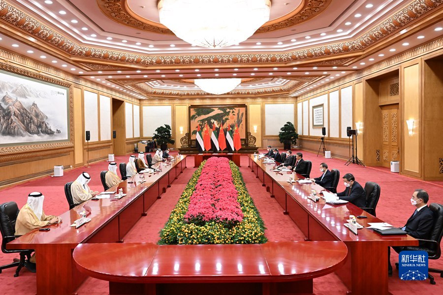 2月5日下午，国家主席习近平在北京人民大会堂会见来华出席北京2022年冬奥会开幕式的阿联酋阿布扎比王储穆罕默德。新华社记者 申宏 摄