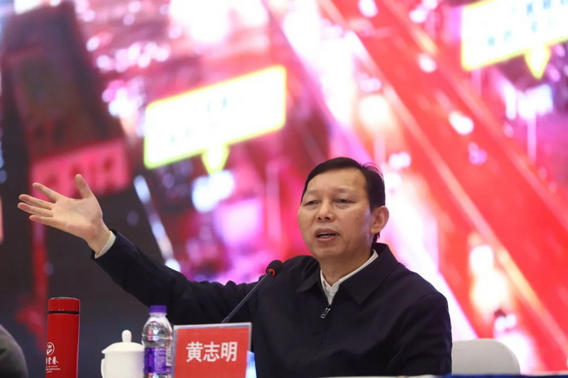 万家丽实业集团董事长黄志明