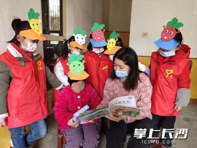 “送教”服务现场。    长沙晚报通讯员 易梦娇 供图