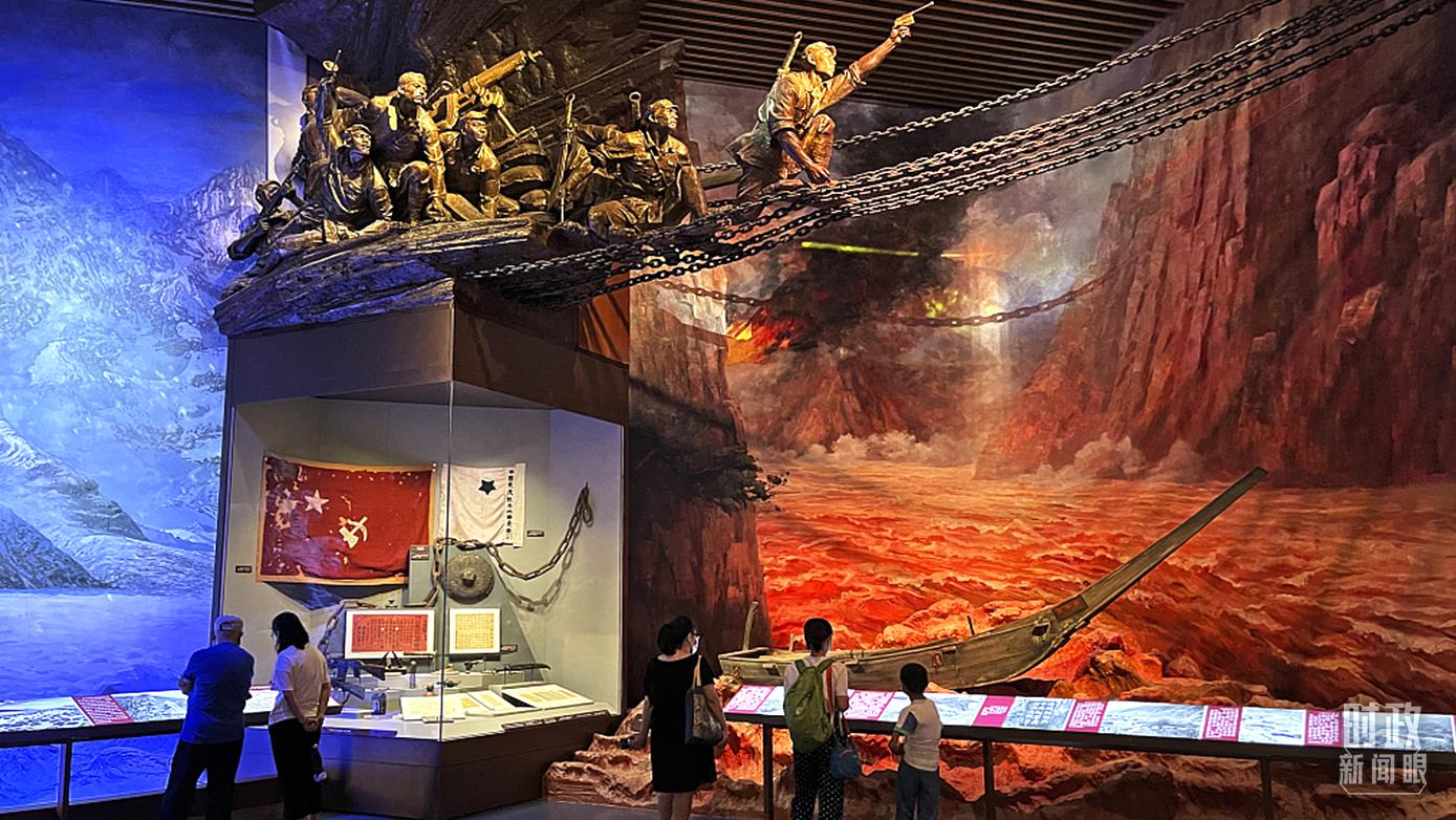 △中国共产党历史展览馆，“飞夺泸定桥”场景再现。（图/视觉中国）
