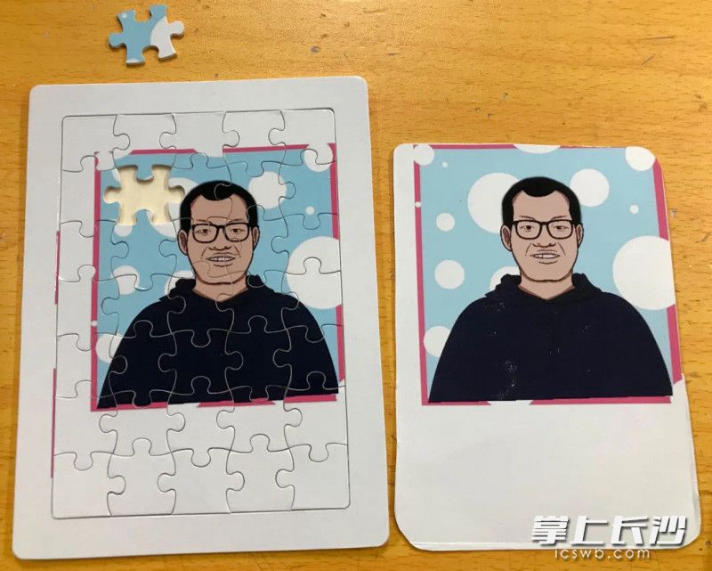 C2107班的夏诗悦用班主任黄念新老师头像制作了一份拼图。 C2107班的夏诗悦用班主任黄念新老师头像制作了一份拼图。