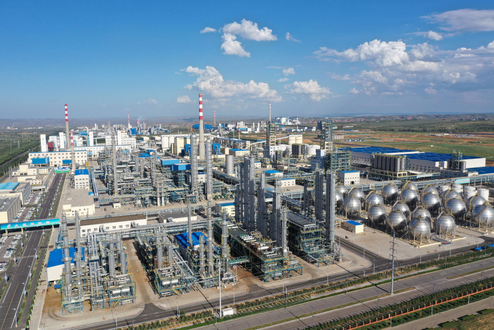 近年来，地处黄河“几”字湾的鄂尔多斯市积极探寻绿色高质量发展之路。这是鄂尔多斯市大路工业园区一景。（大路工业园区管委会供图）