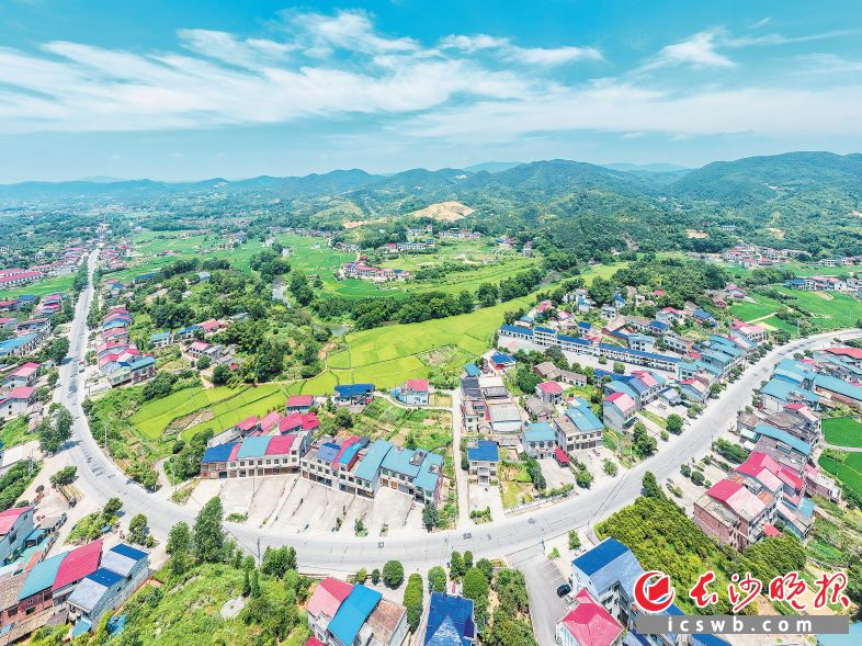 在湘赣边区域合作示范区建设的新机遇下，五神村就像是省际交界地区协同发展的一块“试验田”，映衬着湘赣两省革命老区的振兴之路、富民之路。