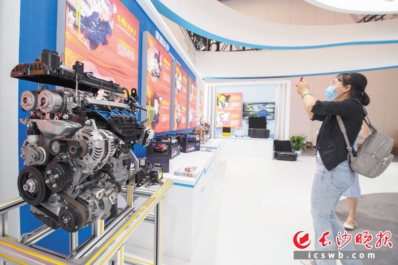 以“匠心逐梦、强国有我”为主题的首届大国工匠论坛9月2日在长沙开幕。图为长沙展区，“匠星长沙”板块分外醒目。均为长沙晚报全媒体记者 黄启晴 摄