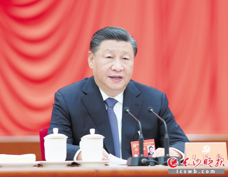 中国共产党第十九届中央委员会第七次全体会议，于2022年10月9日至12日在北京举行。中央委员会总书记习近平作重要讲话。新华社记者 鞠鹏 摄