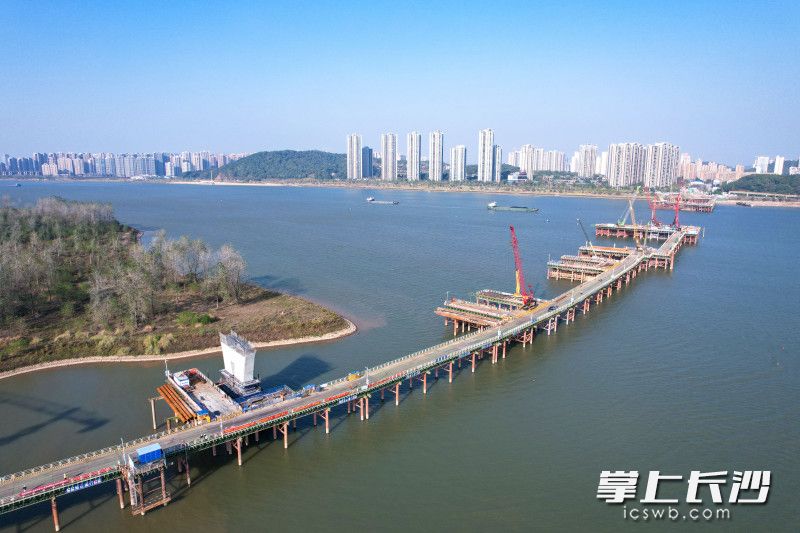 望城区兴联路大桥项目工程施工现场。长沙晚报全媒体记者 郭雨滴 摄