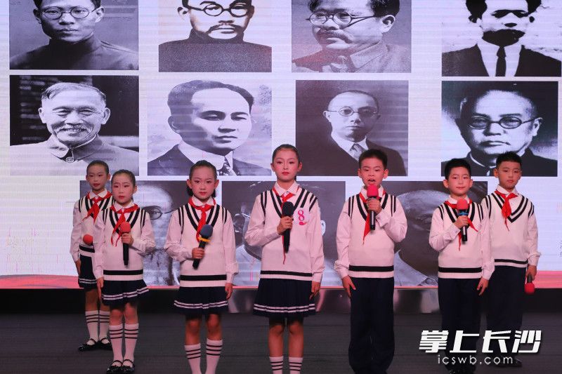 22日，芙蓉区“学习二十大 培育小树苗”红领巾宣讲团选拔赛在马坡岭小学启动。图片均为长沙晚报全媒体记者 贺文兵 摄
