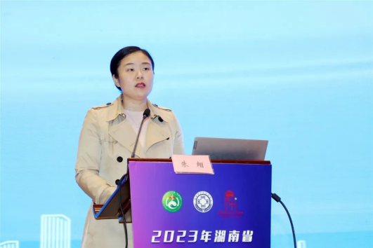 湖南省中医药管理局医政医管处副处长朱翊。