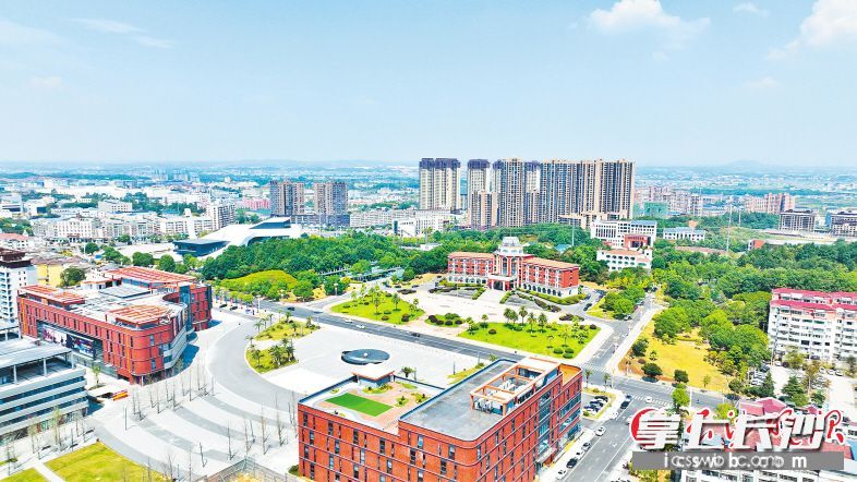 浏阳经开区一条条交通主干道横贯东西，直抵长沙，一栋栋现代工业厂房鳞次栉比，直冲云霄。浏阳经开区供图