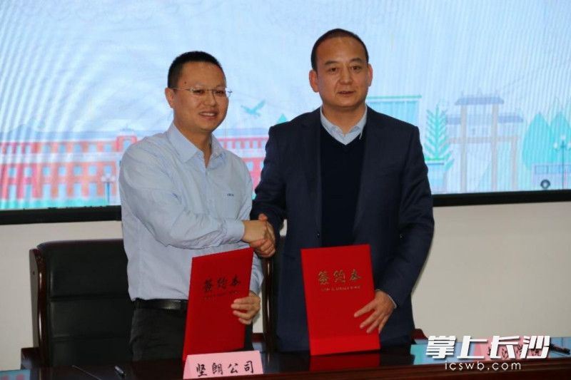 校企双方共同制订人才培养方案。