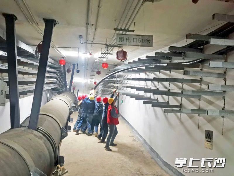 工程提前三个月竣工送电。