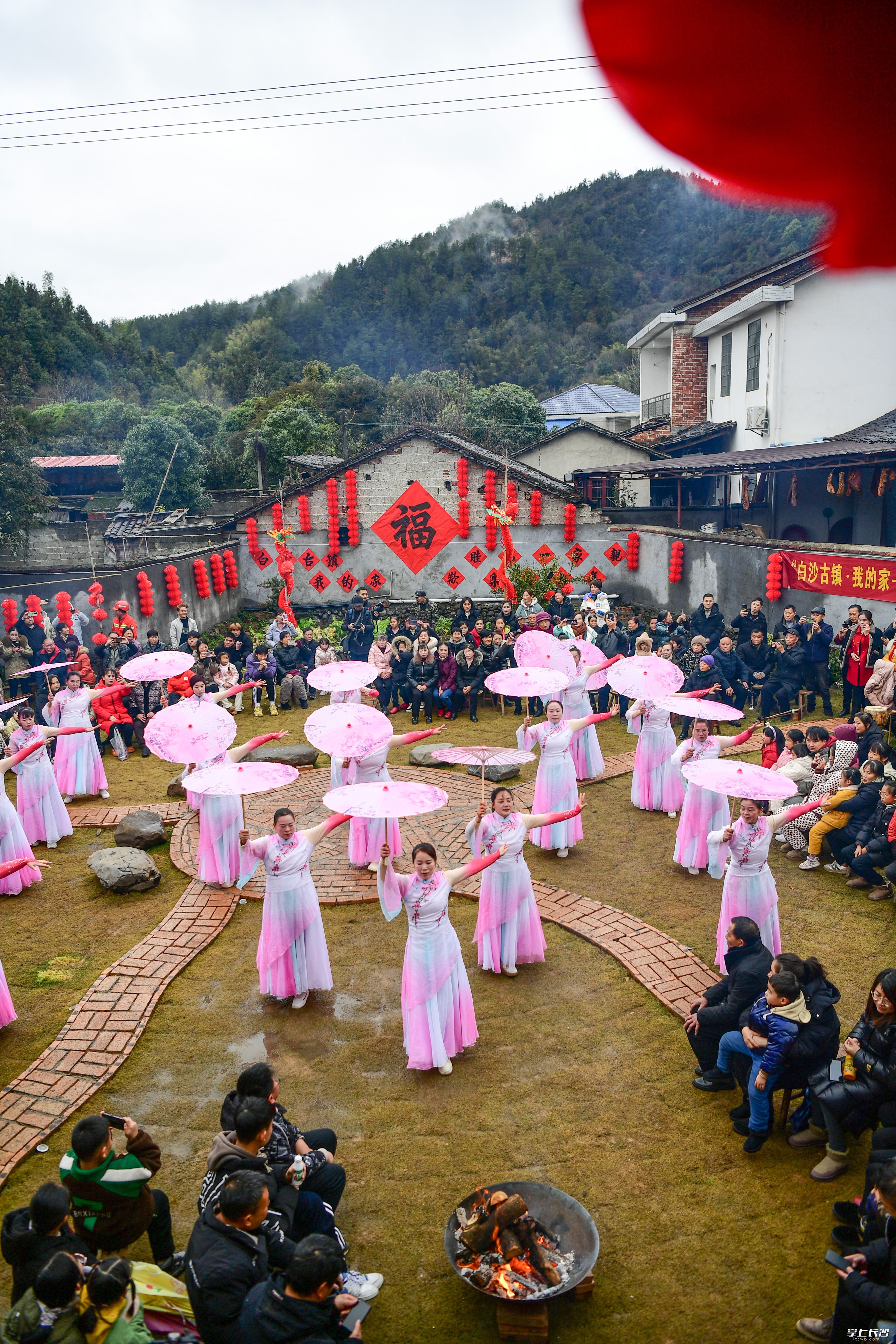 舞蹈《烟雨唱白沙》。彭红霞摄
