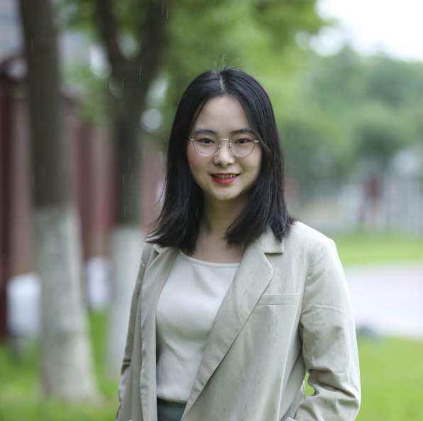 罗碧丰（长沙市一中双语实验学校初三物理备课组长、芙蓉区优秀教育工作者）
