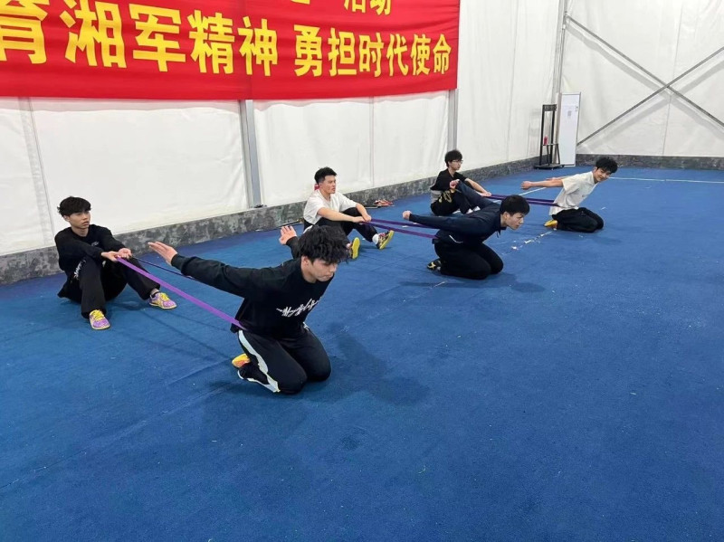 在拿到“国家二级运动员”证后，武术生们开始进行正式的完整性训练，形成属于自己的单招备考套路。