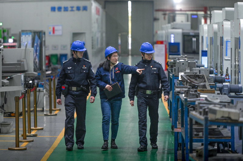 2023年2月，民警深入企业开展走访